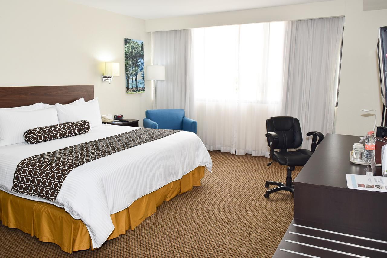 วินด์แฮม เอกเซกูติโบ กูเลียกัน Hotel คูเลียคัน ภายนอก รูปภาพ